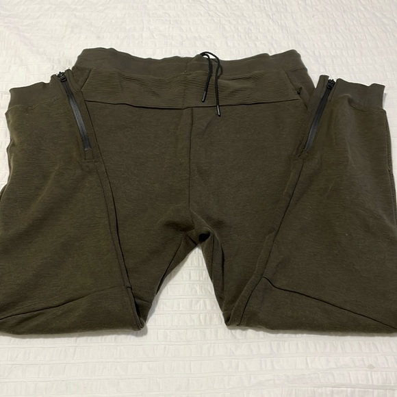 Pull&Bear Men’s sweatpants, L, Green - Picture 8 of 8